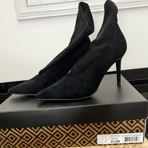 Charles, by Charles David Venus Ankle Boots - Picture 7 of 8